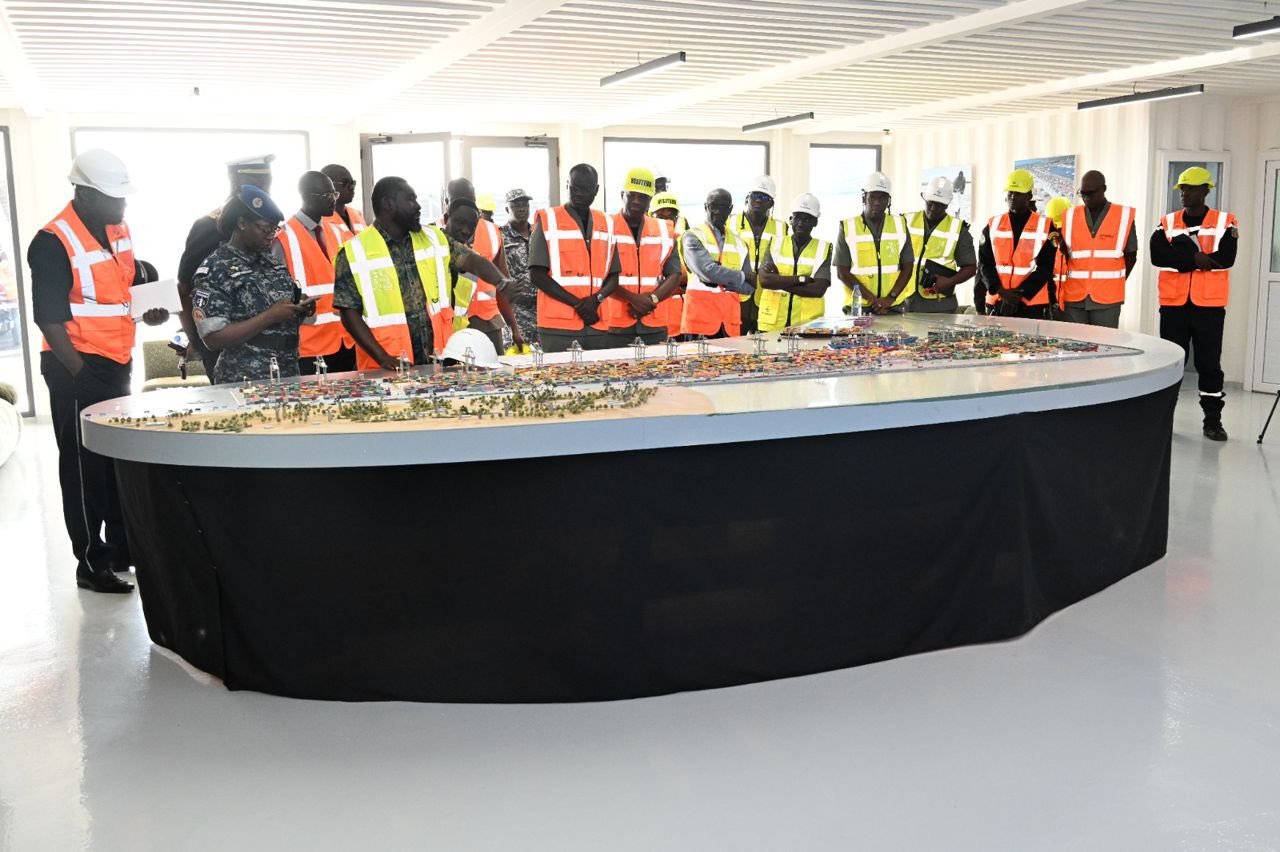 Le Directeur général des Douanes en visite sur le chantier du futur port de Ndayane