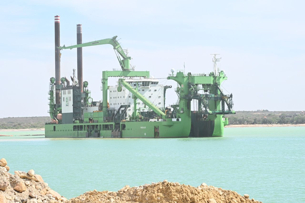 Le Directeur général des Douanes en visite sur le chantier du futur port de Ndayane