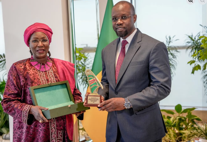 Photos / Primature : Le Premier ministre Ousmane Sonko a reçu une délégation de la CNDH, ce lundi