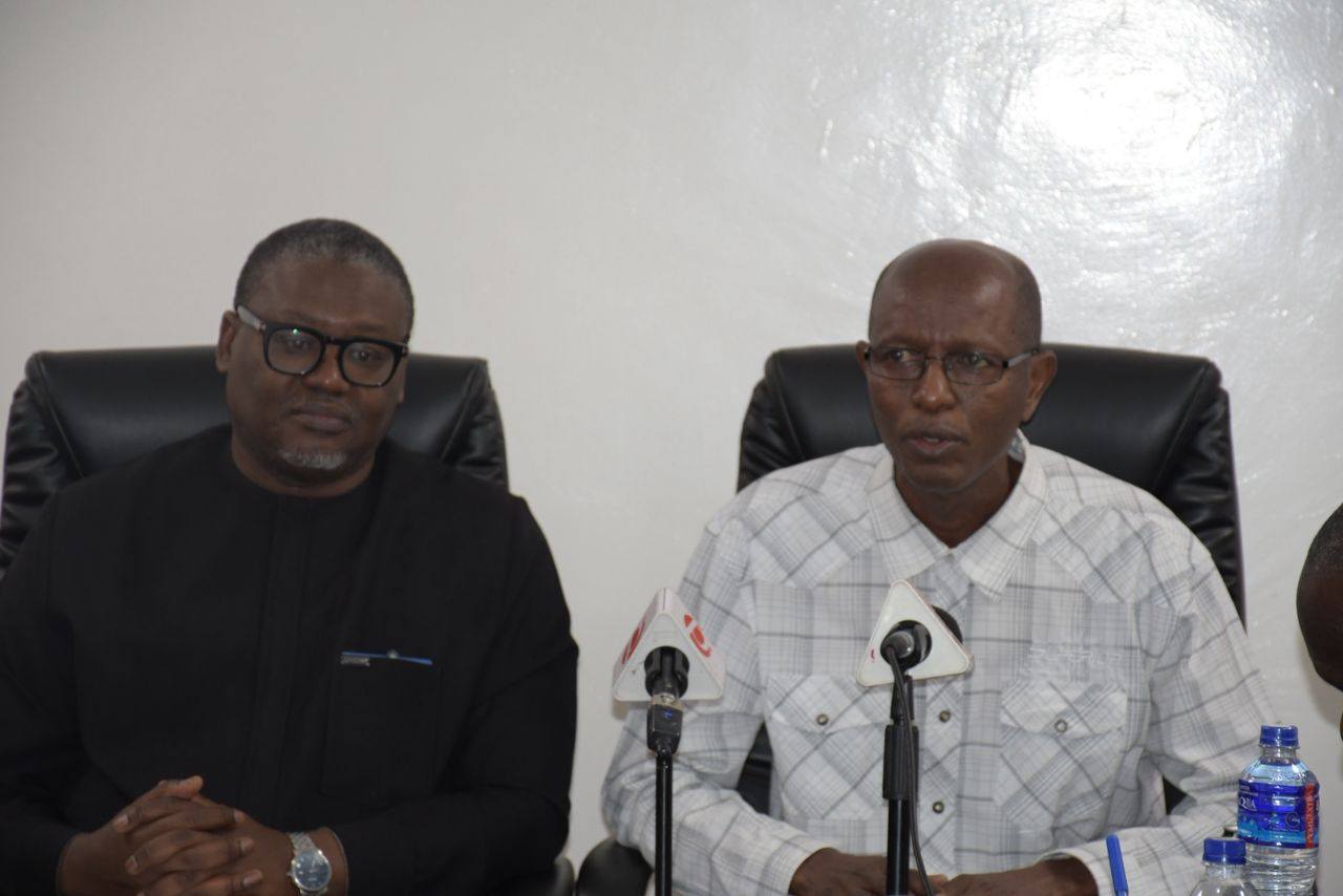 Coopération énergétique : Le DG de la Sénélec, Papa Toby Gaye, en visite officielle en Gambie