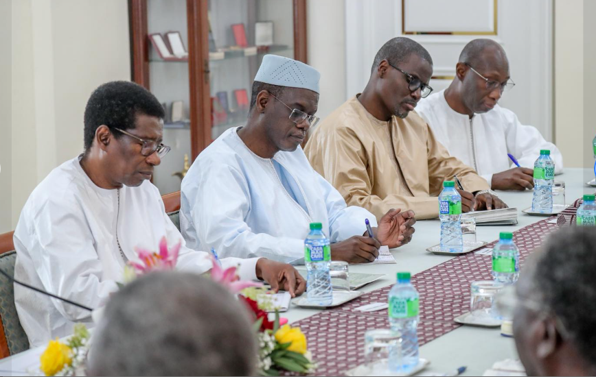 Photos / Audience au Palais : Le président de la République, Bassirou Diomaye Faye, a reçu le collectif des notables de la commune de Yenne, ce vendredi