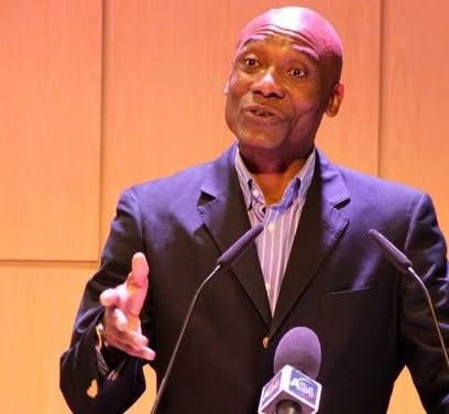 "C'est comme passer d'une messe par semaine à une messe par mois" : le coup de gueule de Joseph-Antoine Bell sur la CAN tous les quatre ans