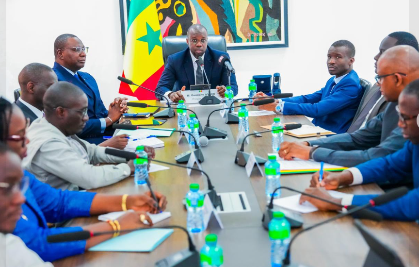 Photos / Finalisation des projets de réforme de la décentralisation et des pôles territoires : Le Premier ministre Ousmane Sonko a procédé à l'installation officielle du Comité de pilotage, ce mardi