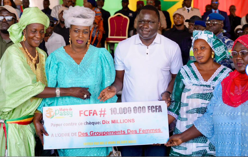 Photos / Commune de Passy : Le Premier ministre Ousmane SONKO a procédé à la pose de la première pierre du lycée moderne