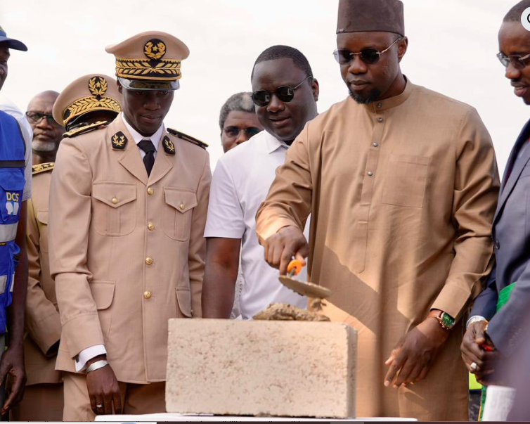 Photos / Commune de Passy : Le Premier ministre Ousmane SONKO a procédé à la pose de la première pierre du lycée moderne