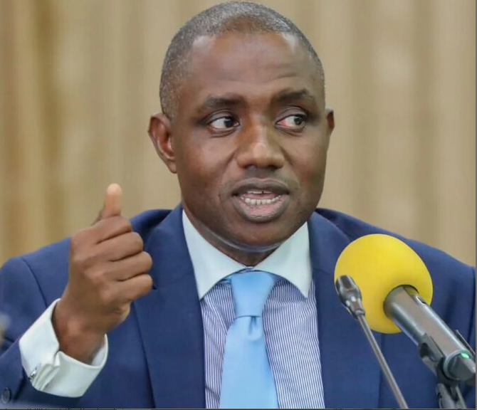 Dr Yoro Dia sur le Recrutement de 59 universitaires sénégalais en Guinée : « L’exil des intellectuels est le symtôme d’une dégénérescence politique et sociale »