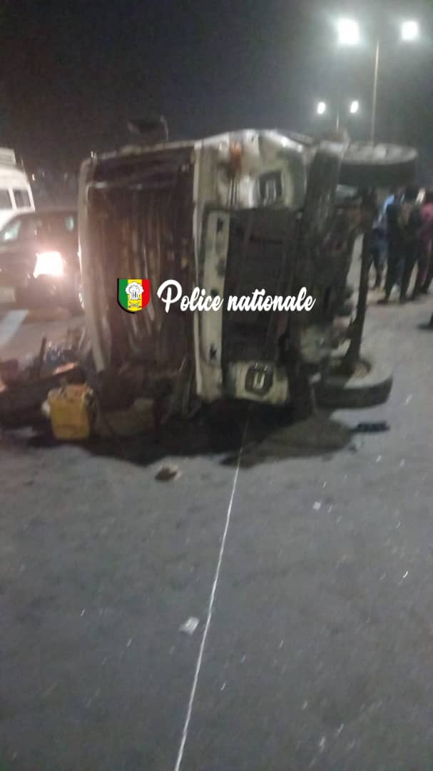 Course-poursuite : Deux cars « Ndiaga Ndiaye » se renversent, deux arrestations