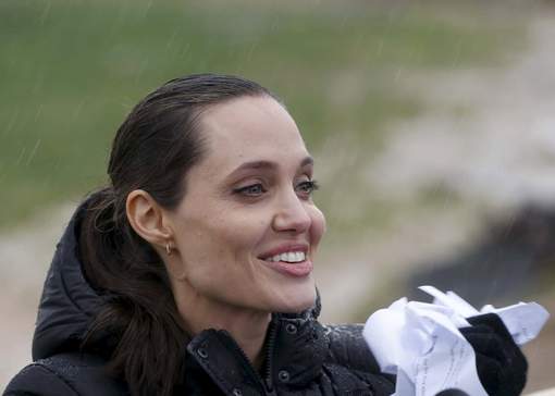 Photos - "Angelina Jolie ne pèse plus que 35 kilos"