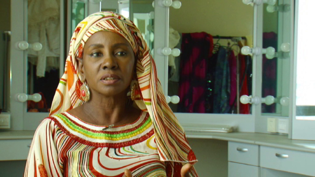 Oumou Sy : "Quand on me disait que Abdoulaye Wade est mon chef d'Etat, j'avais envie d'arracher mon cœur..."