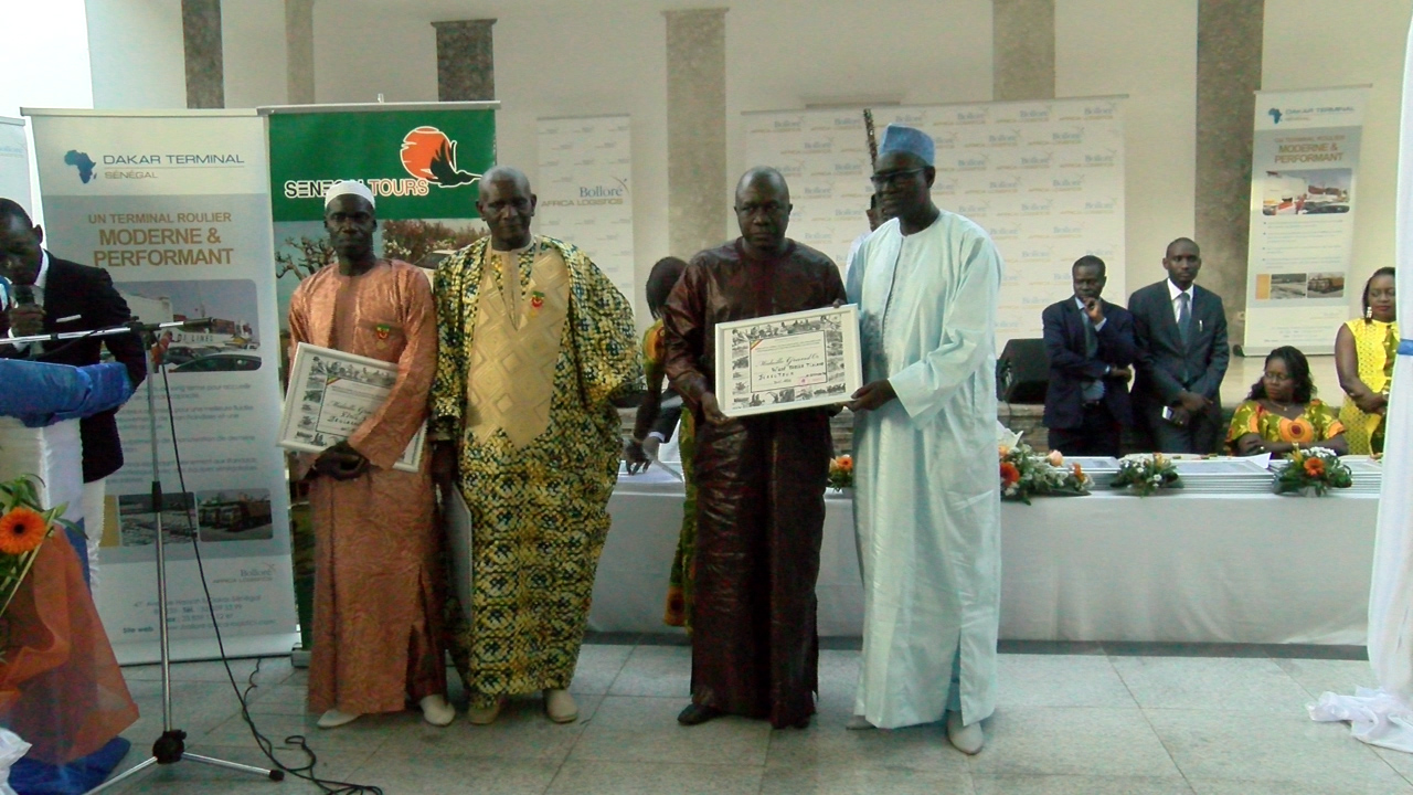 Cérémonie de remise de médailles : Bolloré Africa Logistics honore ses retraités 