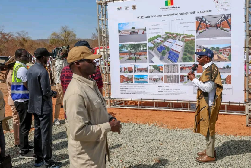 Salémata : Bassirou Diomaye Faye, a procédé à Salémata à la pose de la première pierre du Lycée Armée-Nation pour la Qualité et l’Équité (LYNAQE)