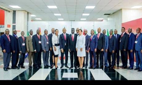 Le Président du Groupe, Tony O. Elumelu (10e à partir de la gauche), le DG du Groupe, Phillips Oduoza  (11e à partir de la gauche), le DG du Groupe Désigné, Kennedy Uzoka (11e à partir de la gauche), les Présidents de Conseil des 18 filiales africaines et certains membres de l’encadrement supérieur