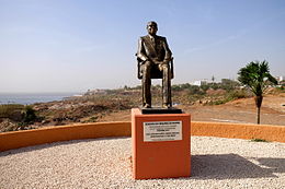 Corniche Ouest : Des inconnus vandalisent la statue du Président Léopold Sédar Senghor !