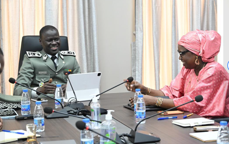 Photos / Organisation de la Conférence Ramadan 2026 : L’Amicale du Personnel féminin de la Douane reçue par le Directeur général