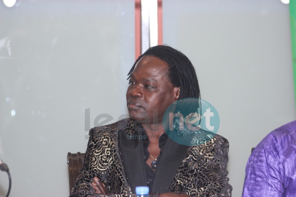 Baba Maal sur l'ouvrage qui lui est dédié :