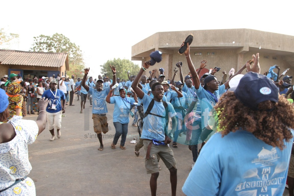 Images-Marche Pélerinage Marial Popenguine 2016 : Forte mobilisation de la paroisse Marie Immaculée des Parcelles Assainies