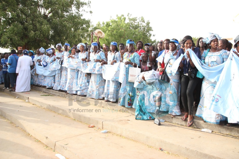 Images-Marche Pélerinage Marial Popenguine 2016 : Forte mobilisation de la paroisse Marie Immaculée des Parcelles Assainies