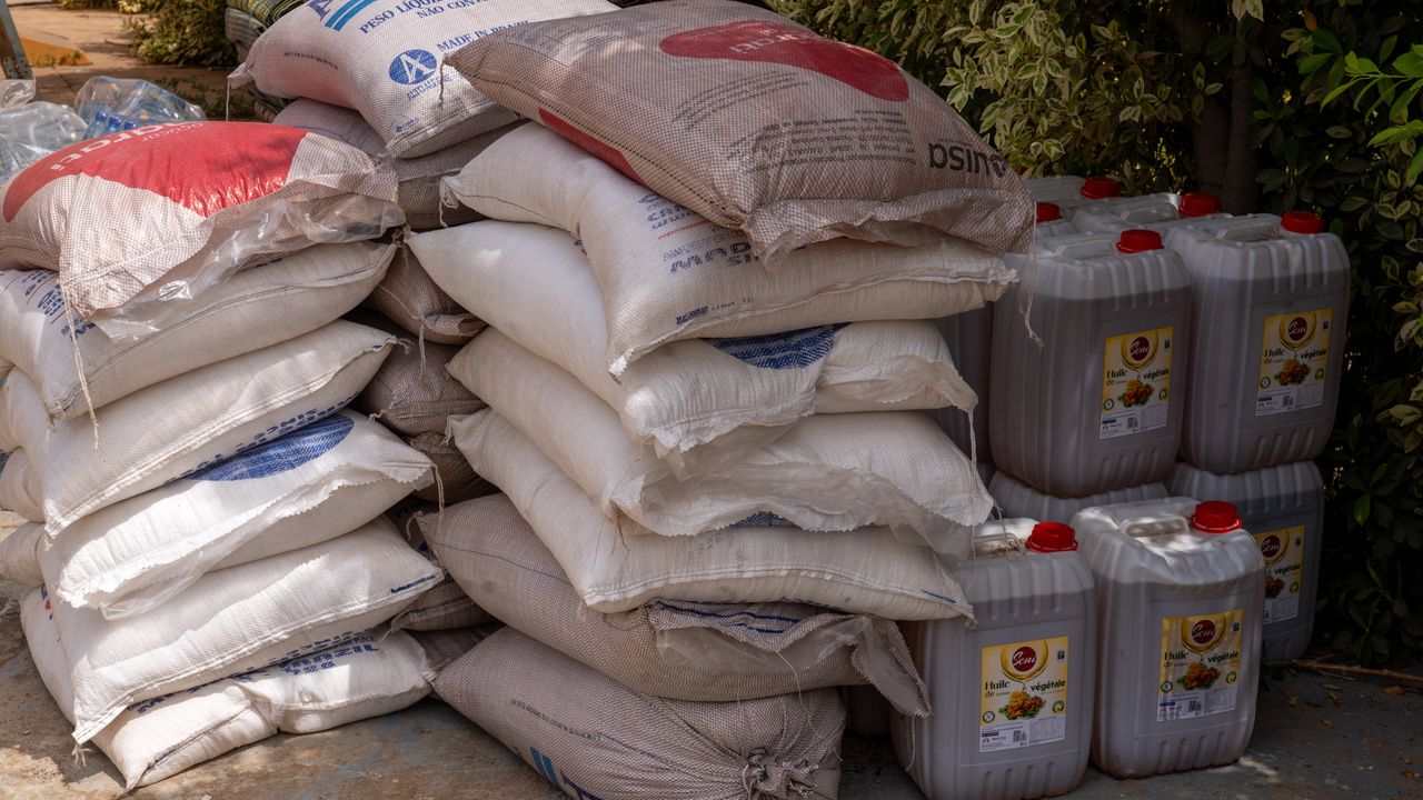 Photos / Douanes-Populations : La Direction générale des Douanes vient en aide aux foyers religieux