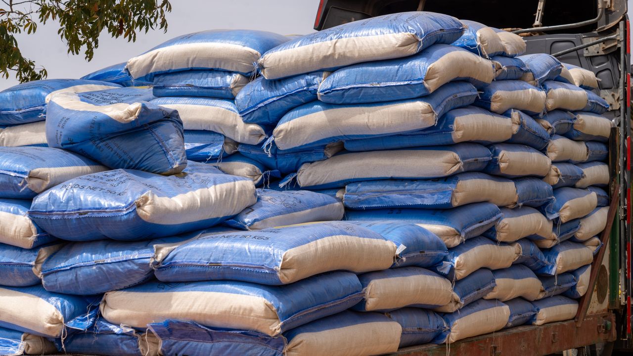 Photos / Douanes-Populations : La Direction générale des Douanes vient en aide aux foyers religieux