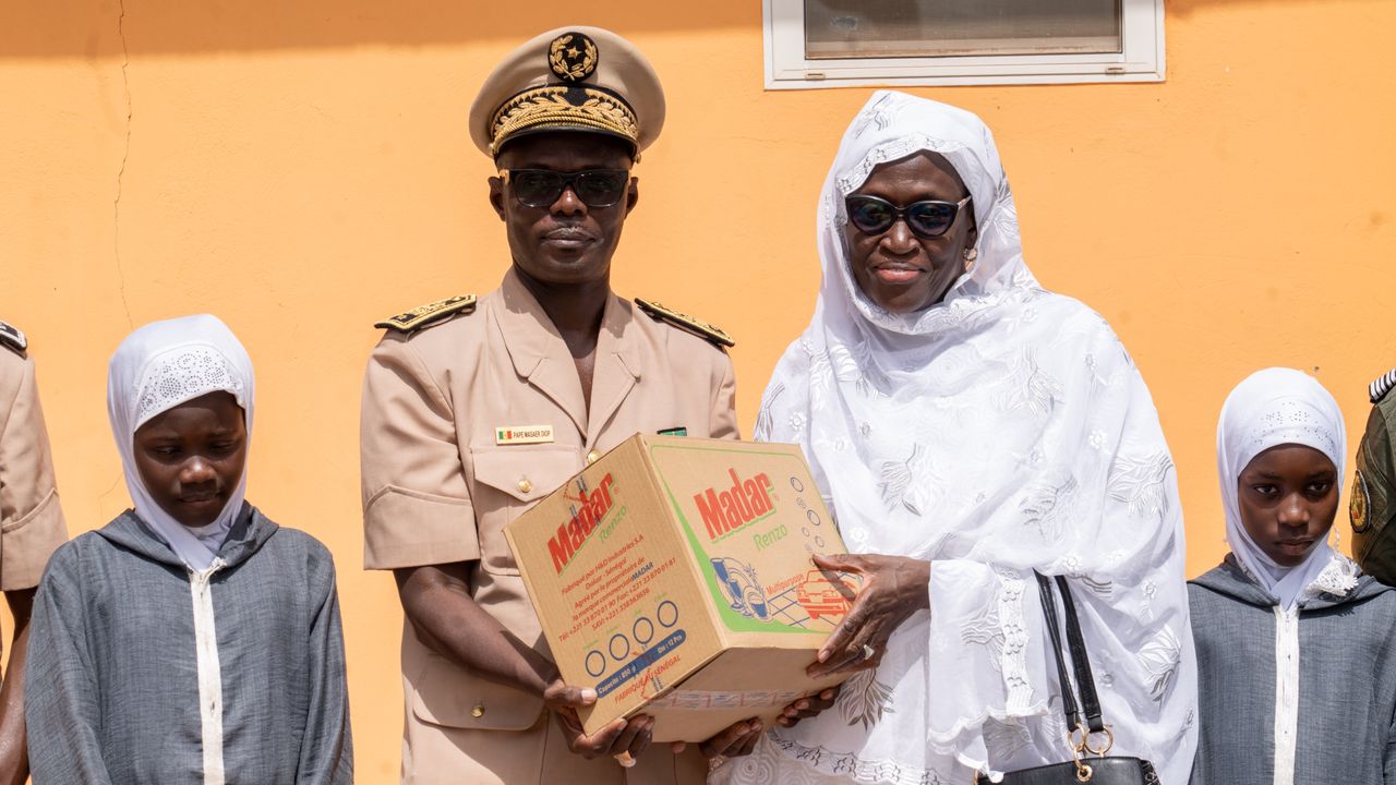 Photos / Douanes-Populations : La Direction générale des Douanes vient en aide aux foyers religieux