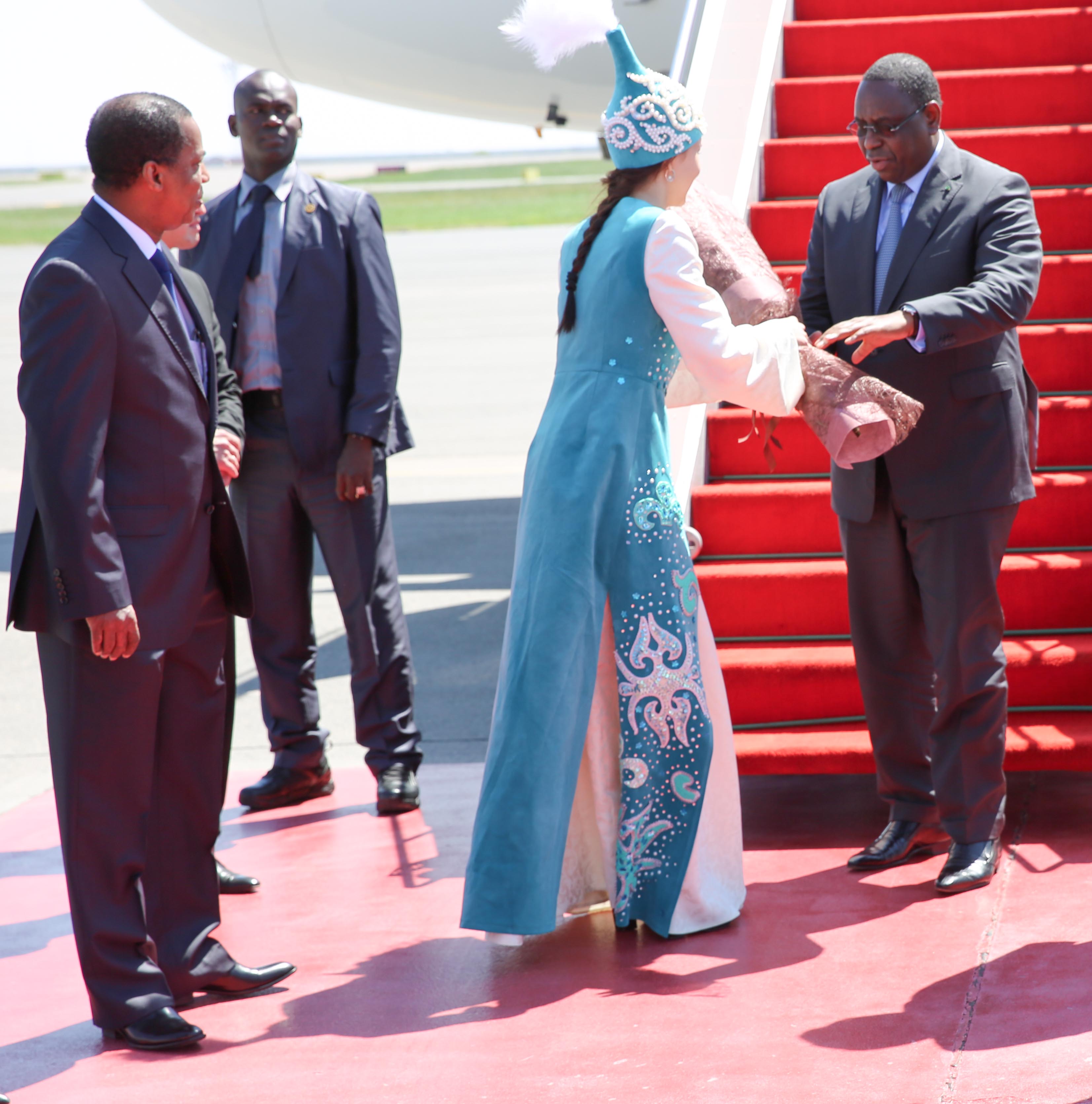 Les images de l'arrivée du Président Macky Sall et du ministre des Sports au Kazakhstan