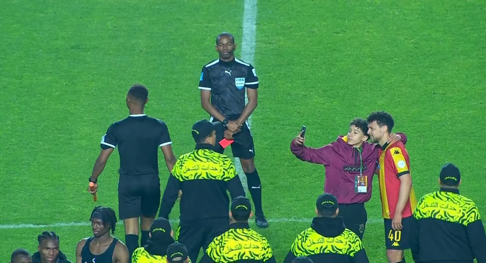 Ligue des champions CAF : Le geste mythique d’Issa Sy, au coup de sifflet final du match EST vs Al Ahly