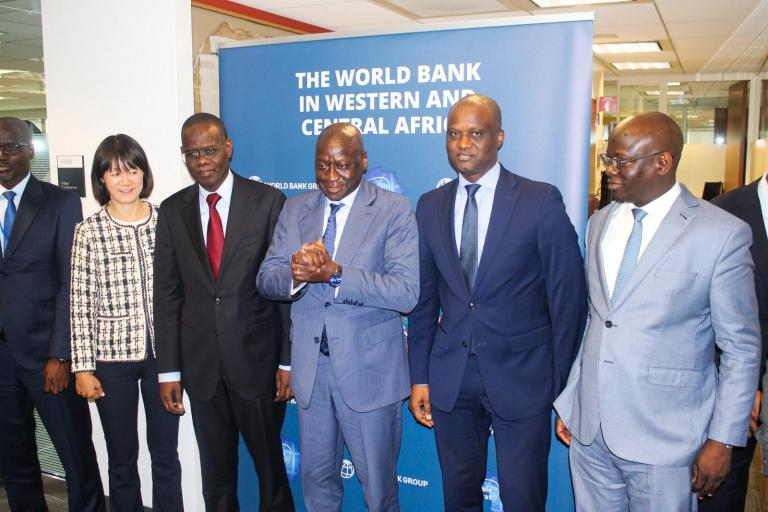 135 millions de dollars de la Banque mondiale pour renforcer le système de santé et la couverture universelle 135 millions de dollars de la Banque mondiale pour renforcer le système de santé et la couverture universelle