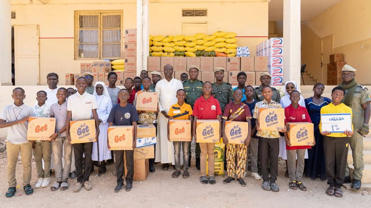 𝗗𝗼𝘂𝗮𝗻𝗲 - 𝗣𝗼𝗽𝘂𝗹𝗮𝘁𝗶𝗼𝗻𝘀: 𝗟𝗮 𝗗𝗶𝗿𝗲𝗰𝘁𝗶𝗼𝗻 𝗴é𝗻é𝗿𝗮𝗹𝗲 𝗱𝗲𝘀 𝗗𝗼𝘂𝗮𝗻𝗲𝘀 𝗮𝘂 𝗰𝗵𝗲𝘃𝗲𝘁 𝗱𝘂 𝗣𝗲𝘁𝗶𝘁 𝗦é𝗺𝗶𝗻𝗮𝗶𝗿𝗲 𝗱𝗲 𝗡𝗴𝗮𝘇𝗼𝗯𝗶𝗹