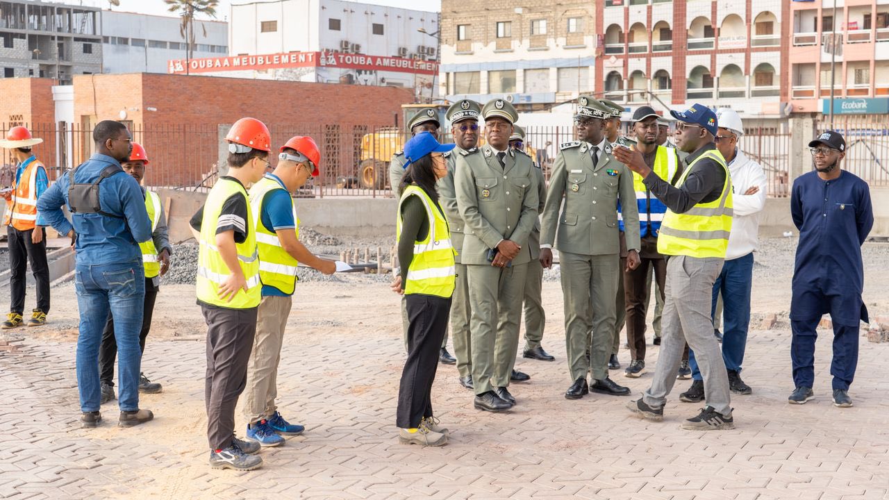 Préparatifs des JOJ 2026 : le Directeur général des Douanes inspecte le stade Iba Mar DIOP