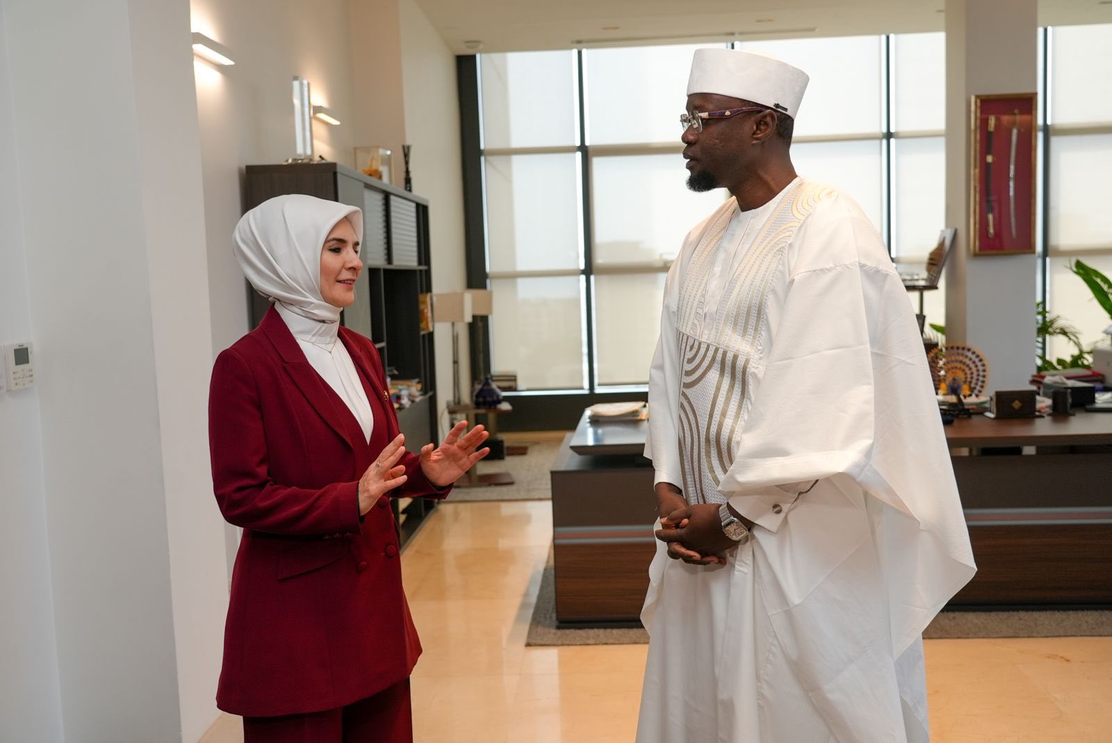  Coopération Sénégal–Türkiye : Ousmane Sonko échange avec la ministre turque de la Famille à Dakar