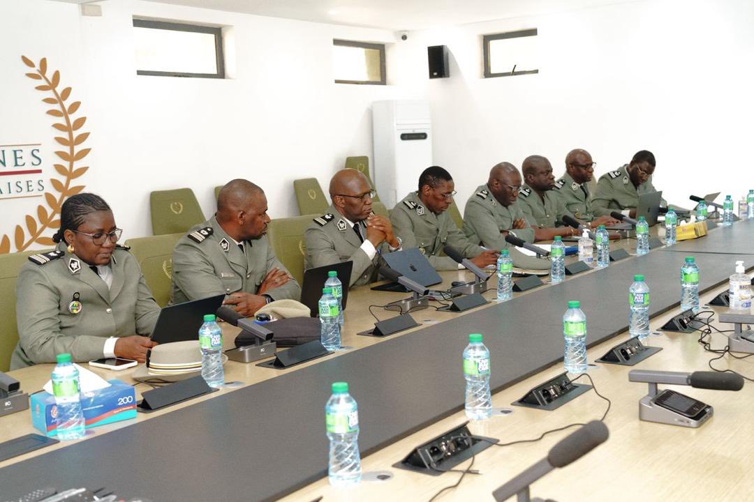 Sécurité et Économie : Les auditeurs du CHEDS en immersion à la Direction Générale des Douanes