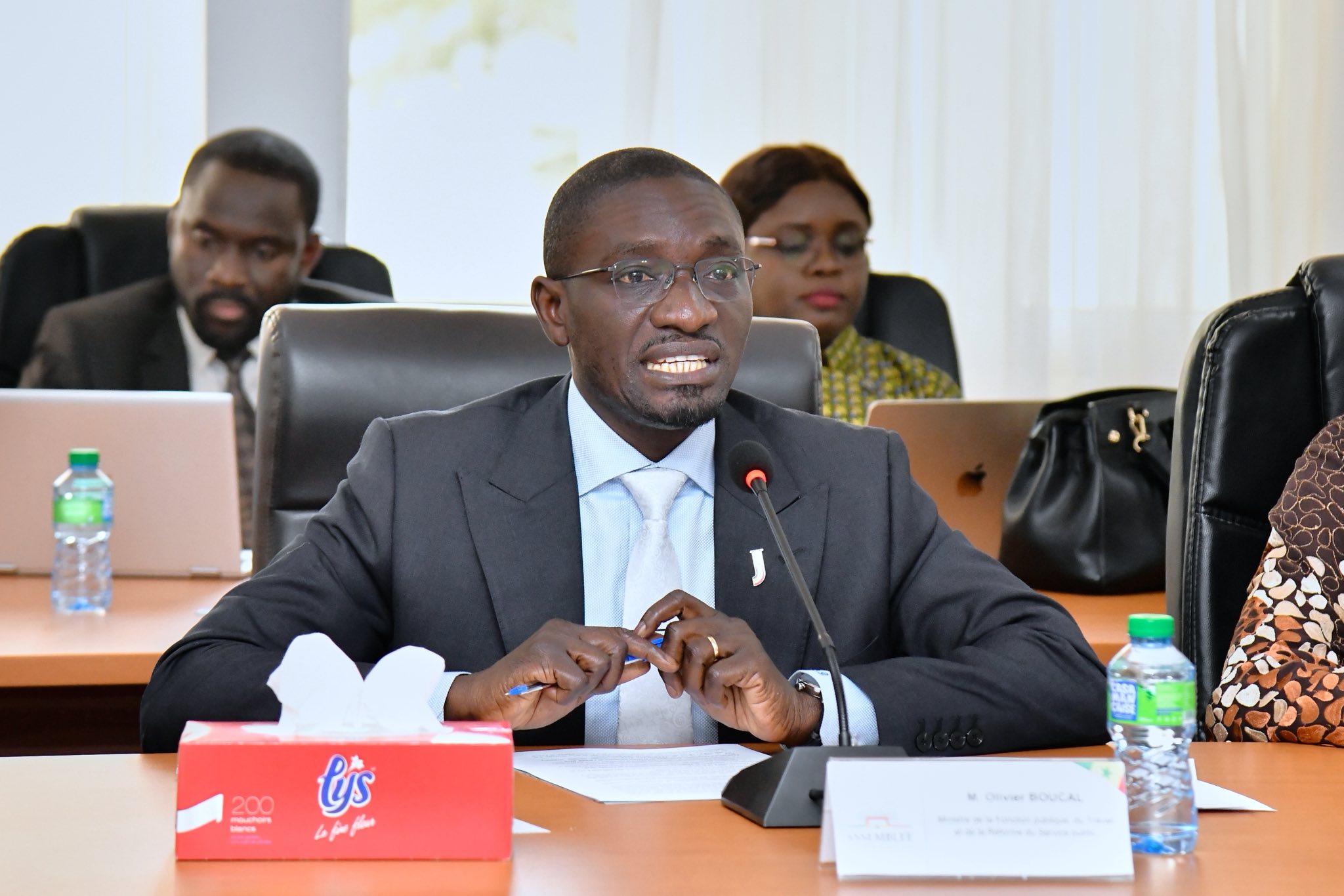 Fonction publique : Olivier Boucal face aux députés pour défendre son bilan à mi-parcours