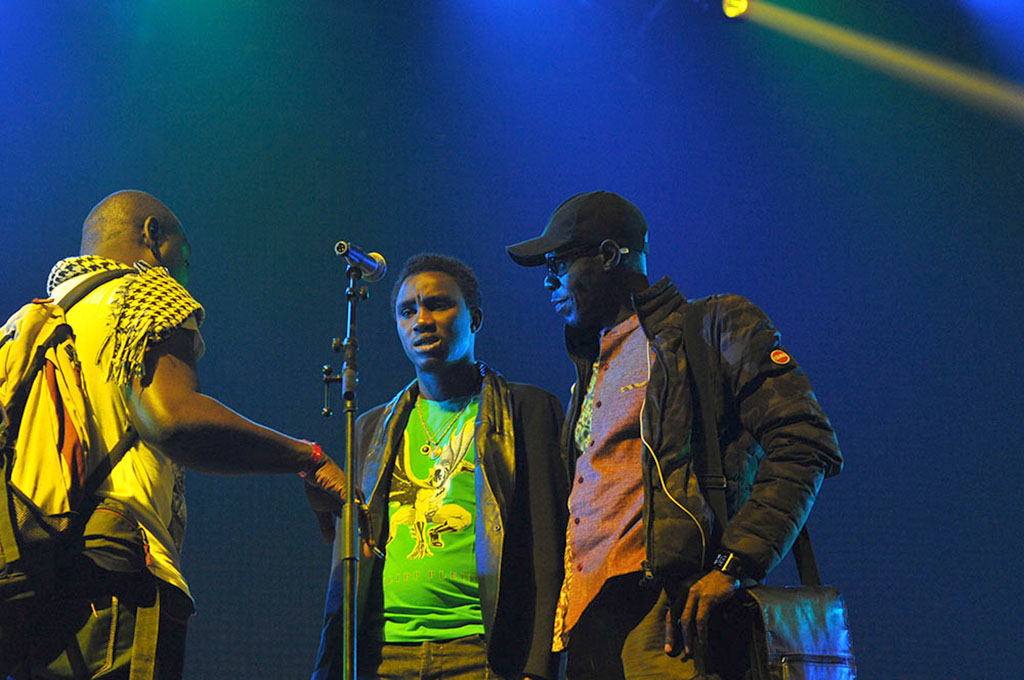 Bercy 04 juin 2016 – Petit Mbaye, Gidjack et Pape Diène s’échangent des idées !