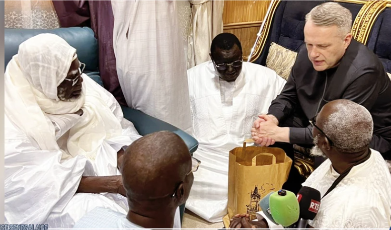 Touba : des perspectives de coopération évoquées entre la République tchèque, l’UCAK et la mairie de Touba