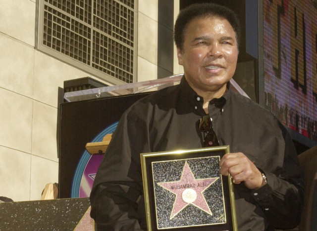 Découvrez la raison incroyable pour laquelle l'étoile de Mohamed Ali n'est pas sur le sol du Hollywood Boulevard