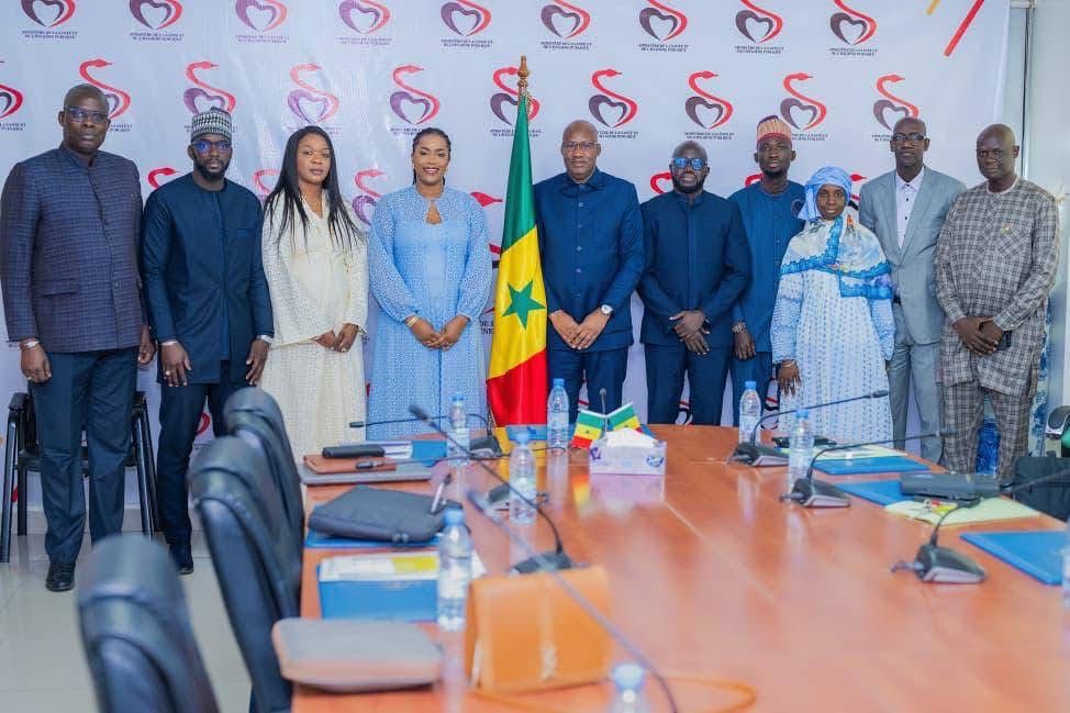 Le Ministre de la Santé reçoit la Première Dame Absa Faye pour renforcer le partenariat sanitaire