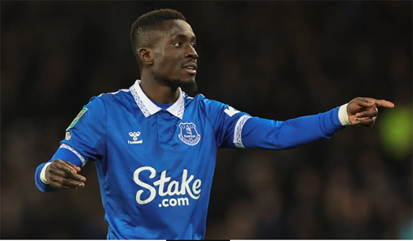 Premier League : Idrissa Gana Guèye forfait contre Manchester City, Everton privé de son cadre