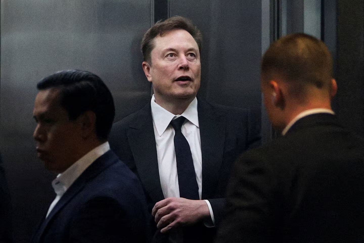 Elon Musk visé par une enquête judiciaire en France, attaque des magistrats français sur X