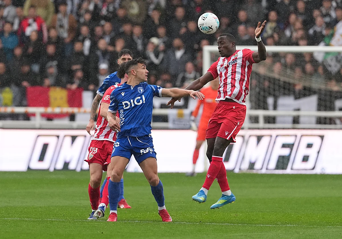 Dion Lopy suspendu pour le choc entre Almería et Las Palmas en Liga 2