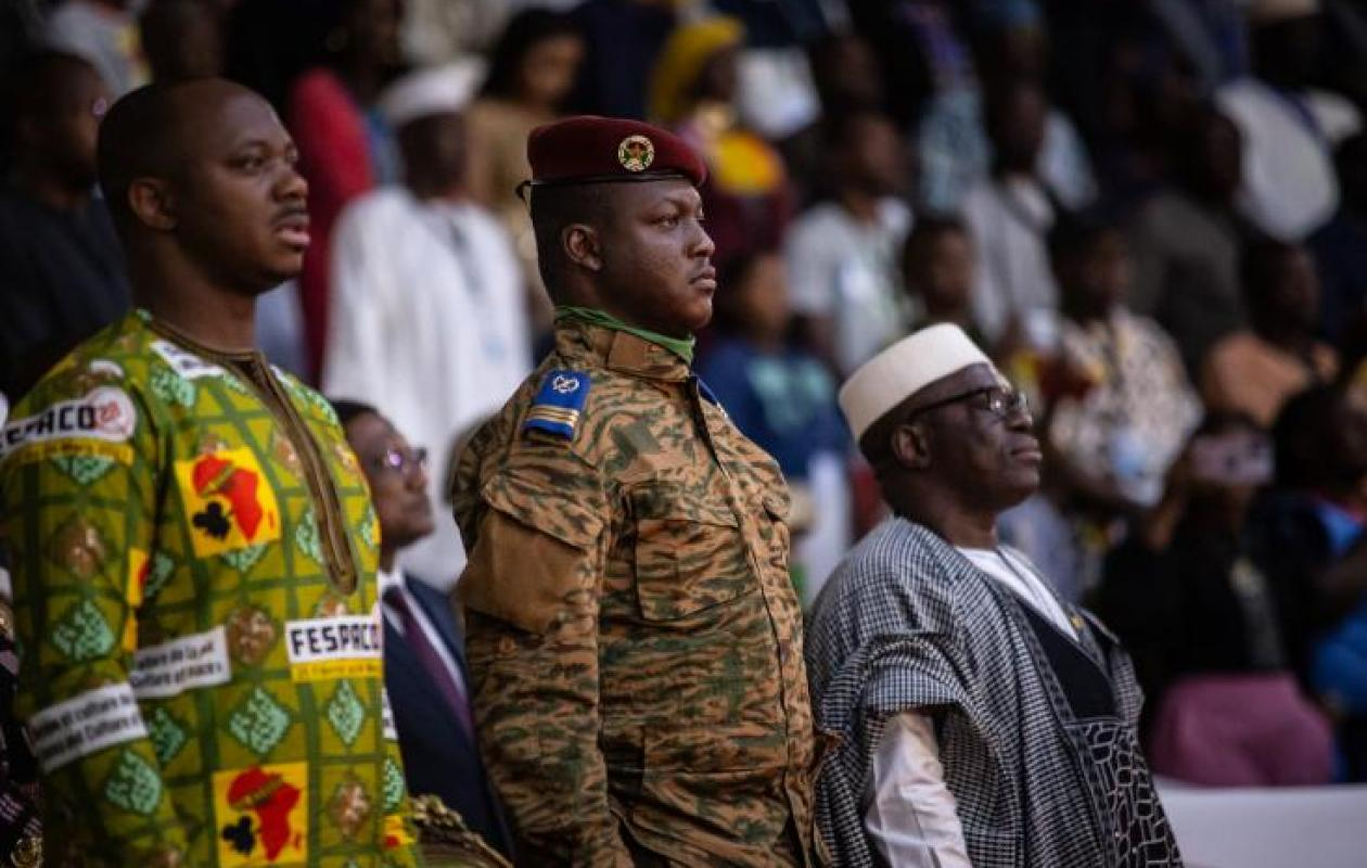 Burkina Faso : les DJ appelés à promouvoir la musique locale dans la “révolution” culturelle d’Ibrahim Traoré