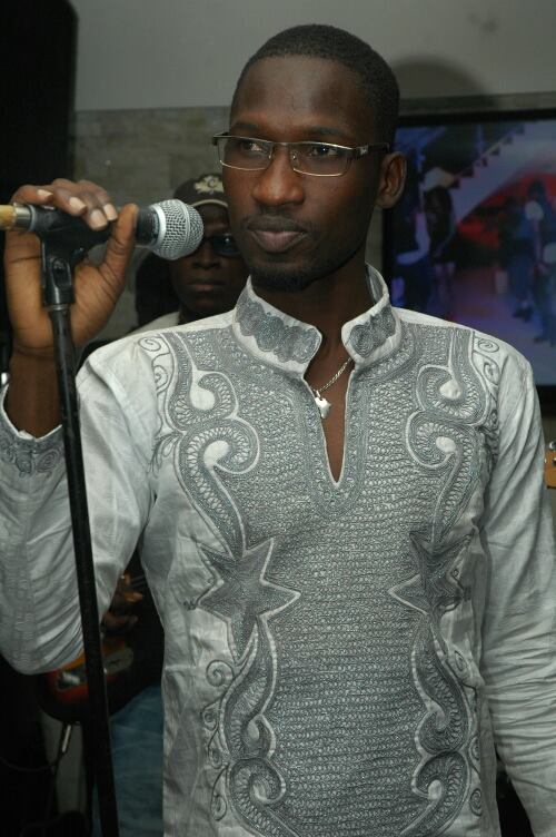 Photo exclusive : Demba Guissé, le mécanicien devenu chanteur