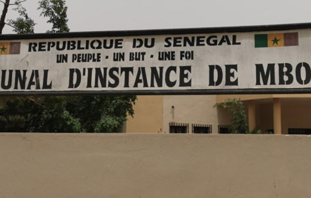 Mbour : menacée de mort par son propre fils, une mère demande à la justice de le garder en prison