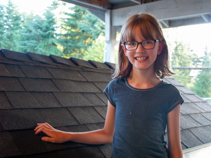 À 9 ans seulement, cette fillette construit des abris pour les SDF !