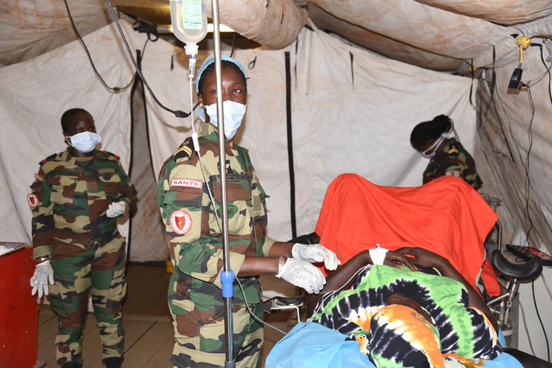 SANTÉ  :  VISITE DES AUTORITES ET DEMARRAGE DES CONSULTATIONS A L’HOPITAL MILITAIRE DE CAMPAGNE DE MBANE