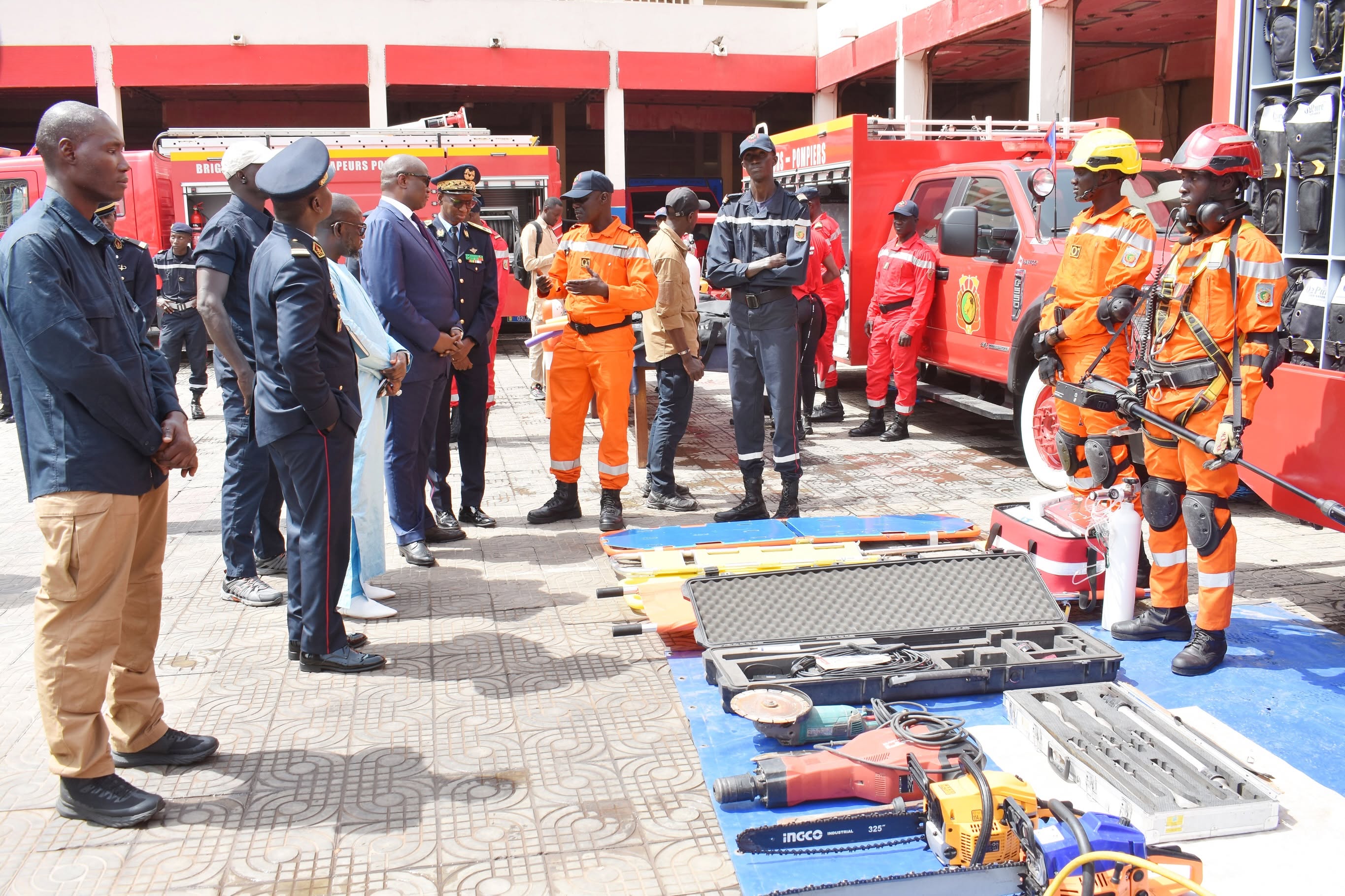 Visite du Ministre de l’Intérieur à la Brigade nationale des Sapeurs-pompiers : un hommage appuyé au courage des soldats du feu Visite du Ministre de l’Intérieur à la Brigade nationale des Sapeurs-pompiers : un hommage appuyé au courage des soldats du feu