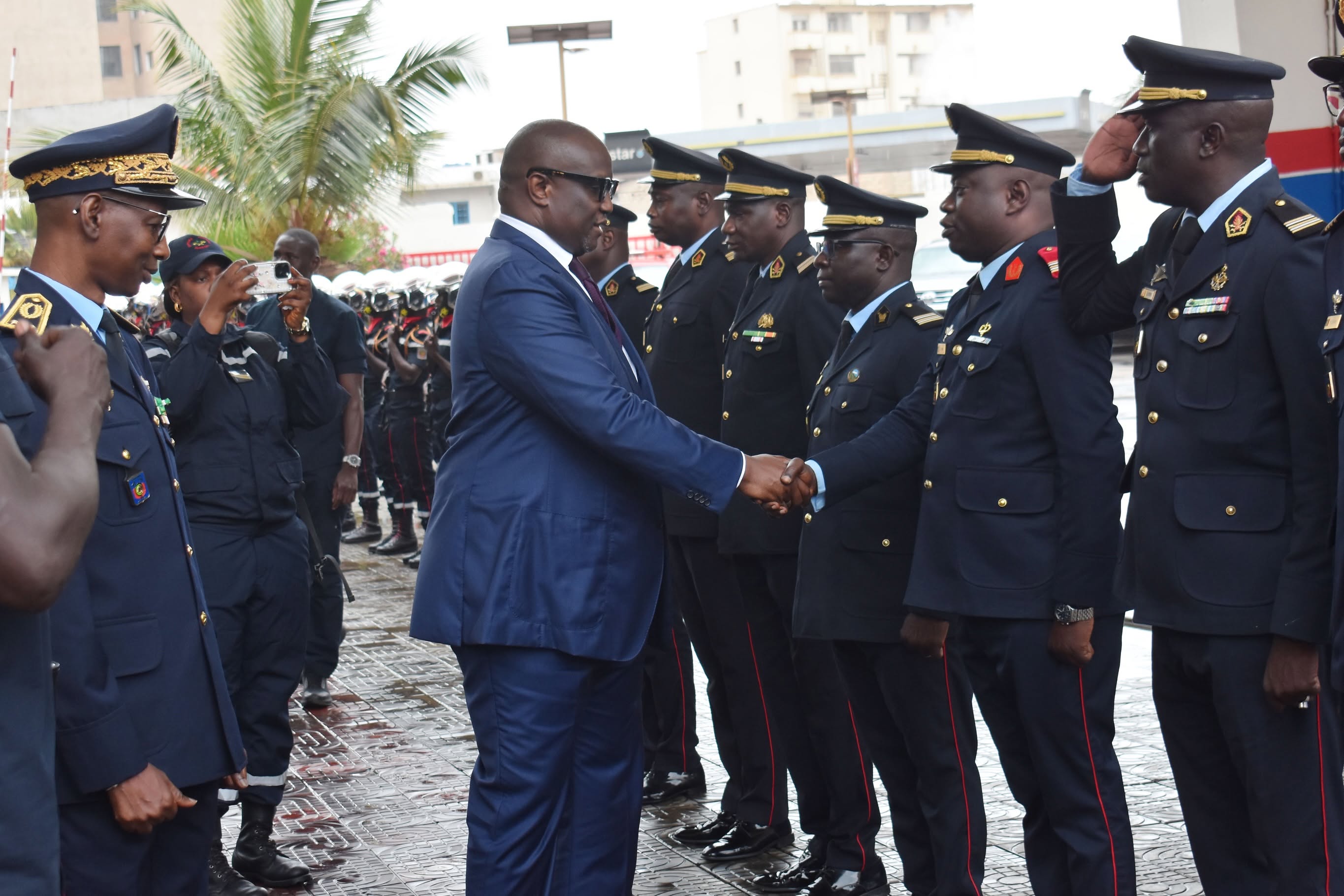 Visite du Ministre de l’Intérieur à la Brigade nationale des Sapeurs-pompiers : un hommage appuyé au courage des soldats du feu