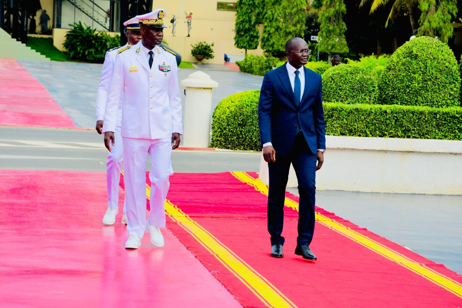 Forces armées: Yankhoba Diémé réitère le soutien de l'État à une institution au service de la Nation
