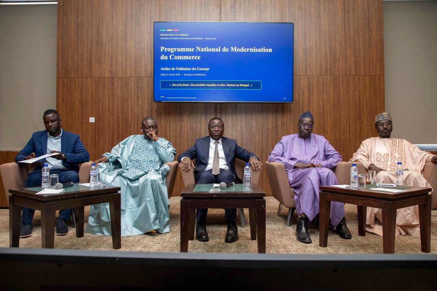 Commerce de proximité : l’État lance un programme de 5 milliards FCFA pour créer 2 000 boutiques de référence Commerce de proximité : l’État lance un programme de 5 milliards FCFA pour créer 2 000 boutiques de référence