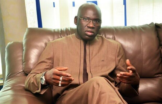Révision constitutionnelle : Mbaye Dione accuse Pastef de vouloir instaurer une « dualité » institutionnelle.