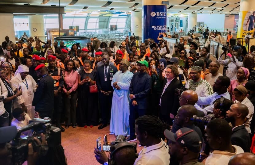 LAS entre dans l’histoire : l’hommage à Youssou Ndour qui transforme l’AIBD en vitrine mondiale du Sénégal